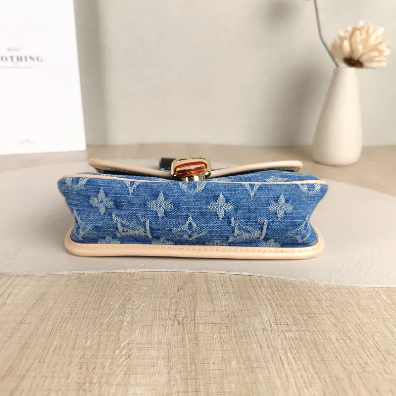 Louis Vuitton Crossbody Bag Diane Baguette Bag Blue nano 19 × 6 × 10.5 cm — cover view 4 of 5