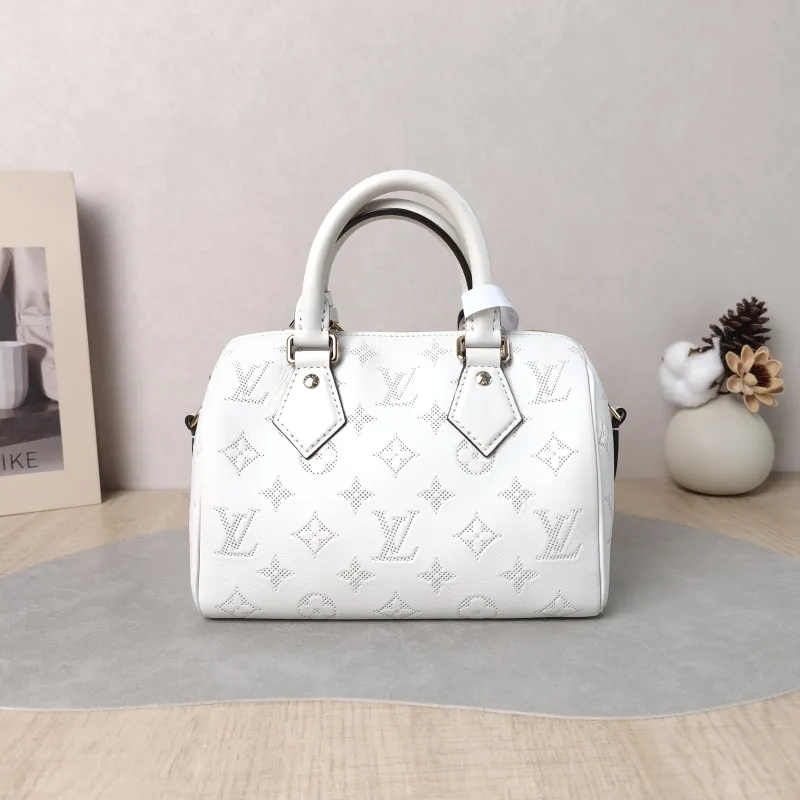 Louis Vuitton Crossbody Bag Speedy20 White Calfskin One Size 20.5 × 12 × 13.5 cm — cover view 3 of 5