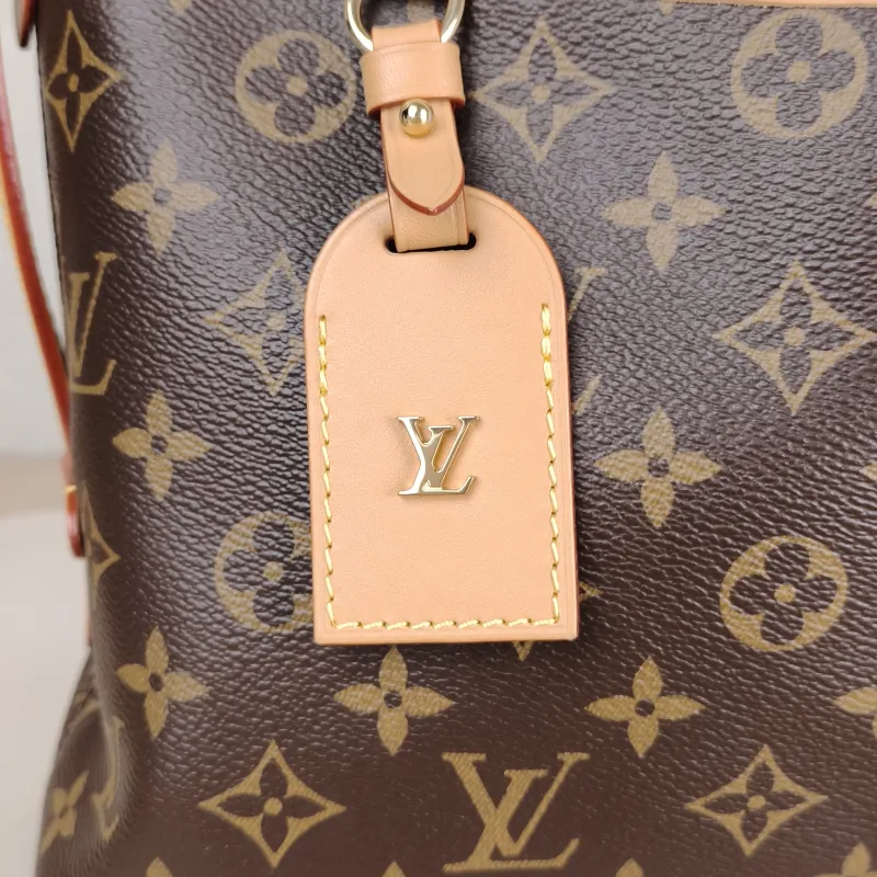Louis Vuitton Shoulder Bag Carryall East West Monogram PVC 36 × 10 × 19 cm — detail view 9 of 13