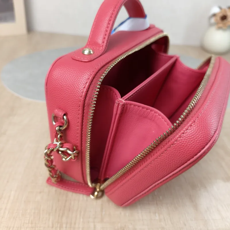 Chanel Crossbody Bag CC Filigree Vanity Cosmetic Bag Pink Grained Calfskin Small 17 × 7 × 13 cm 29 — detail view 11 of 15