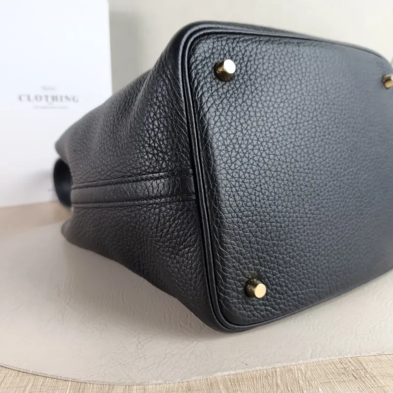 Hermès Top Handle Bag Picotin Lock 22 22 Black Taurillon Clemence TC Calfskin Medium 22 × 18 × 21 cm W — detail view 8 of 11