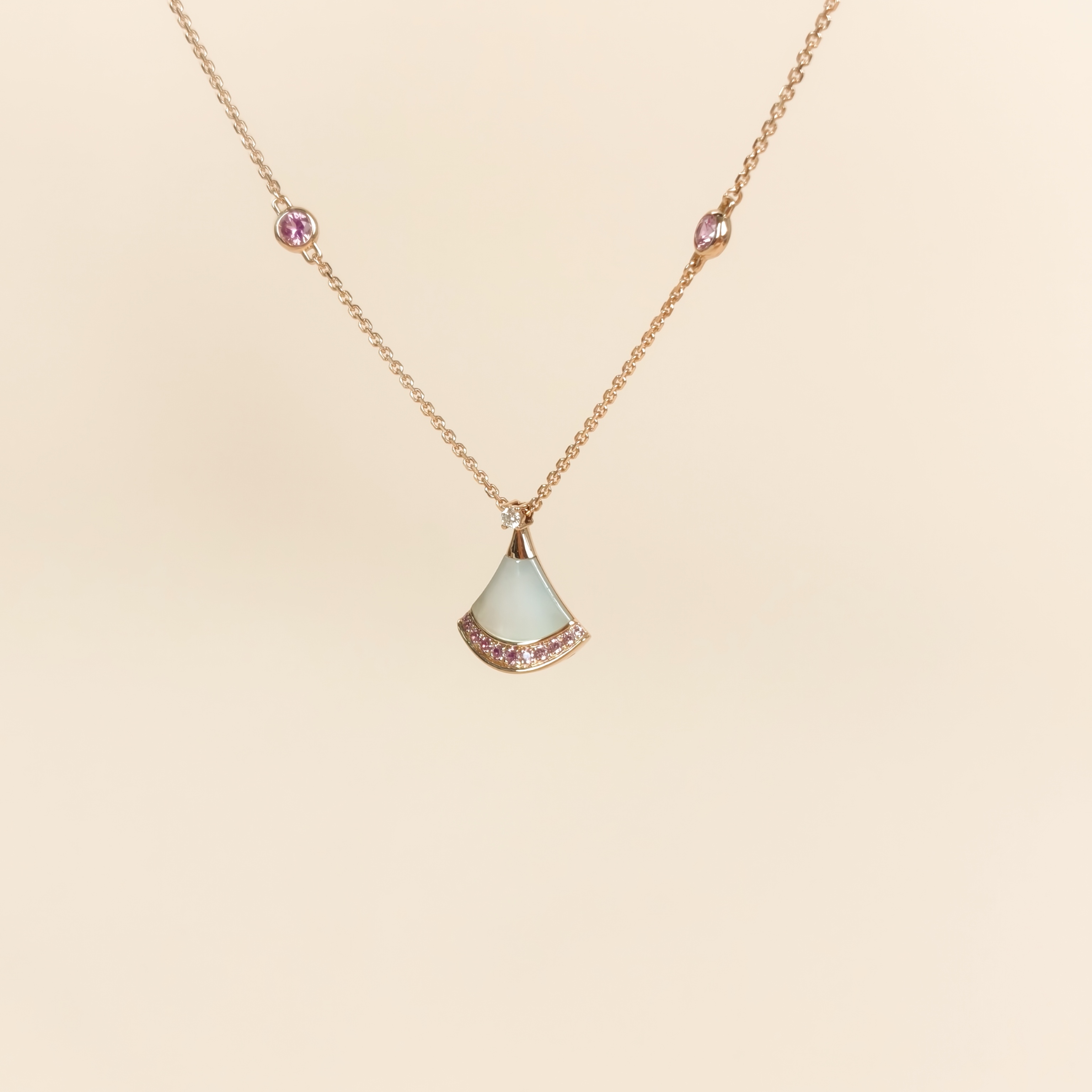 Bvlgari Necklace DIVAS’ DREAM Collection Pearl White Mother-of-Pearl18KR ose Gold One Size Pendant1.5cm 41cm — cover view 2 of 9