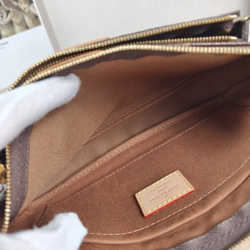 Louis Vuitton Crossbody Bag Multi Pochette Accessoires Shoulder Strap PVC Small24 × 4 × 13.5 cm — detail view 1 of 12
