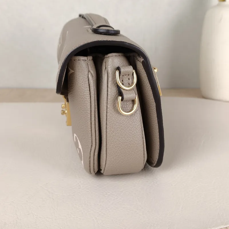 Louis Vuitton Crossbody Bag Pochette Métis East West Empreinte Embossed Calfskin Monogram Small21.5 × 6 × 13.5 cm — detail view 8 of 15