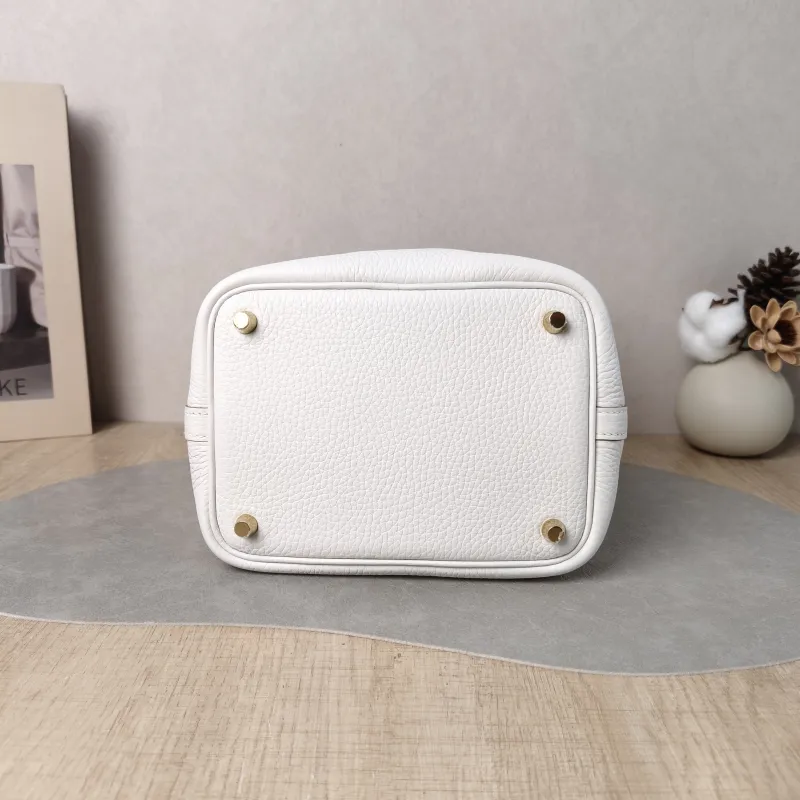 Hermès Top Handle Bag Picotin Lock 18 18 M4 Taurillon Clemence TC Calfskin Small 18 × 13 × 18 cm W — cover view 4 of 6