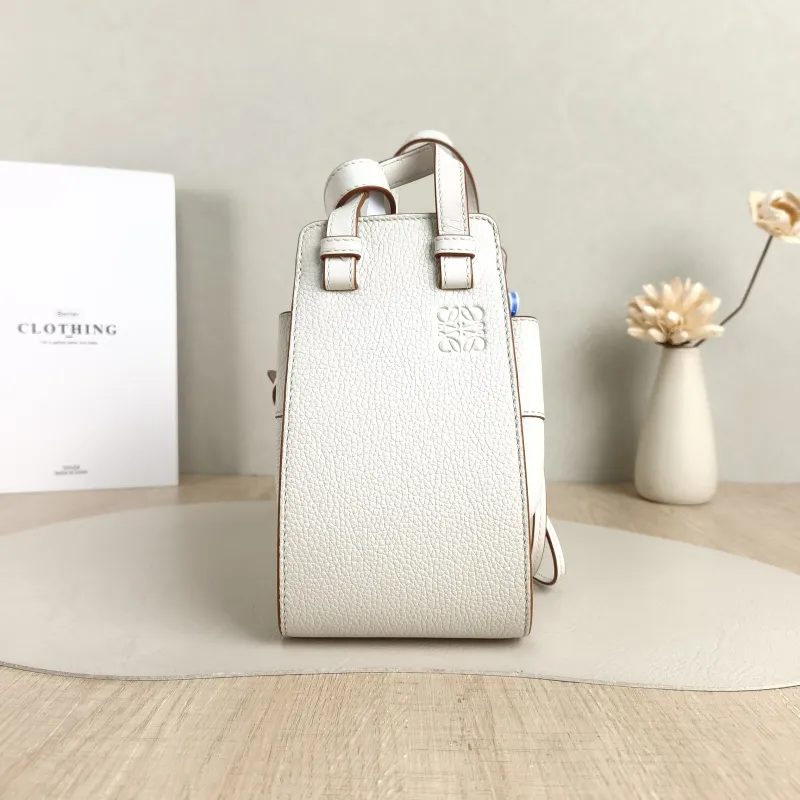 LOEWE Crossbody Bag Hammock White Calfskinmini17 × 11 × 19.5 cm — detail view 5 of 10