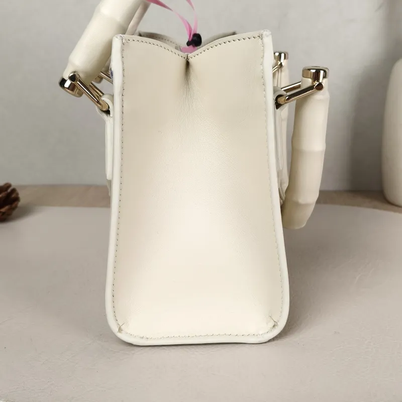 GUCCI Top Handle Bag Diana Top Handle Bag White Calfskin Small 20 × 10 × 16 cm — detail view 7 of 10
