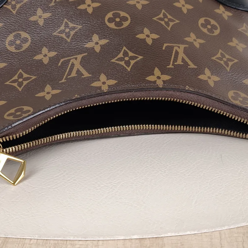 Louis Vuitton Crossbody Bag Boulogne PVC Small26 × 9.5 × 16 cm — detail view 4 of 10