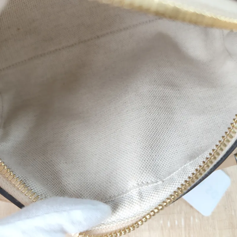 GUCCI Crossbody Bag GG matelasse Beige Calfskinmini19 × 11 × 13 cm — detail view 11 of 11