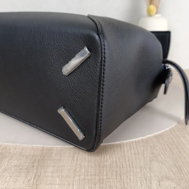 LOEWE Shoulder Bag Puzzle Black CC alfskin Medium 29 × 14 × 19.5 cm — detail view 10 of 13