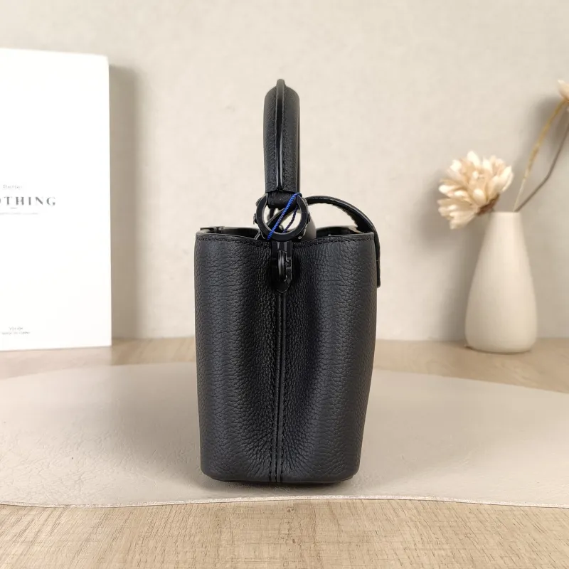 Louis Vuitton Crossbody Bag Capucines East West Black Calfskinmini22 × 8 × 12 cm — detail view 6 of 14