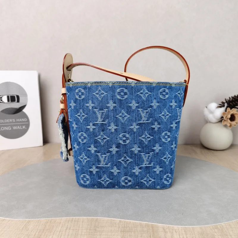 Louis Vuitton Top Handle Bag ALL IN BB Blue BB 16 × 12 × 18 cm — detail view 3 of 13