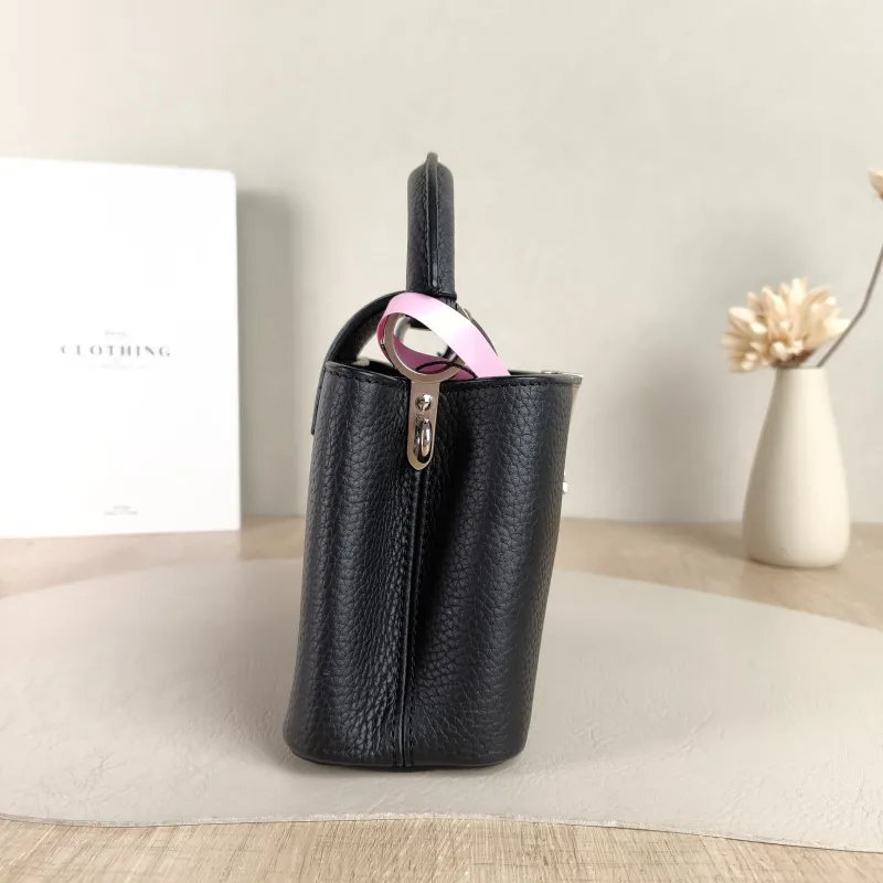 Louis Vuitton Shoulder Bag Capucines Black Calfskin Mini 21 × 8 × 14 cm — detail view 12 of 12