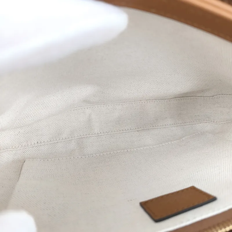 GUCCI Crossbody Bag Horsebit 1955 Horsebit Medium Caramel Calfskin Medium 25 × 8 × 18 cm — detail view 3 of 14