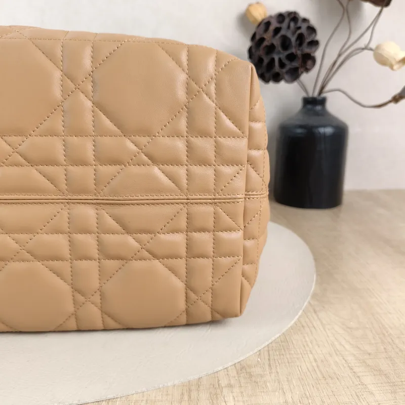 DIOR Top Handle Bag TOUJOURS Caramel Calfskin Medium 28.5 × 17 × 21.5 cm — detail view 2 of 14
