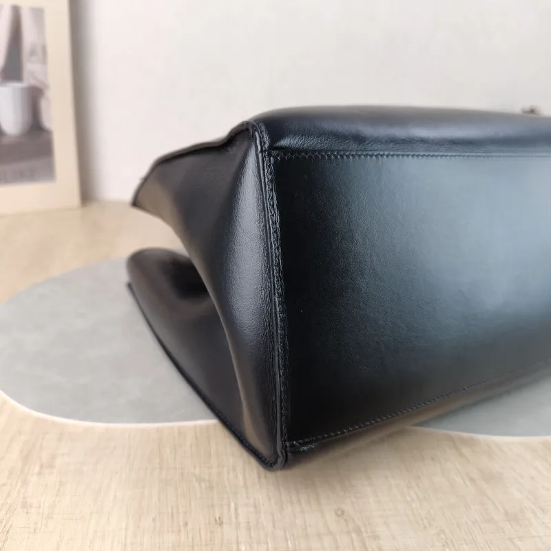 CELINE Shoulder Bag Cabas 16 Tote Bag Black Calfskin Large 37 × 14 × 26 cm — detail view 6 of 13