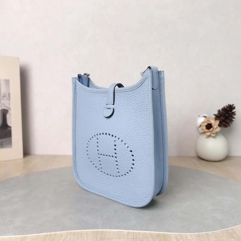 Hermès Crossbody Bag Evelyne Mini 16 Mini 16 J7 Taurillon Clemence TC Calfskin Mini 17 × 5.5 × 18 cm K — cover view 3 of 6