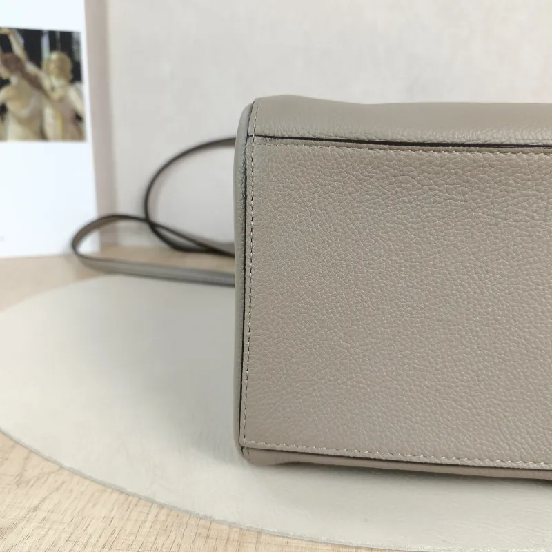 FENDI Crossbody Bag origami Grey Calfskin Mini 18.5 × 15 × 15 cm — detail view 1 of 11