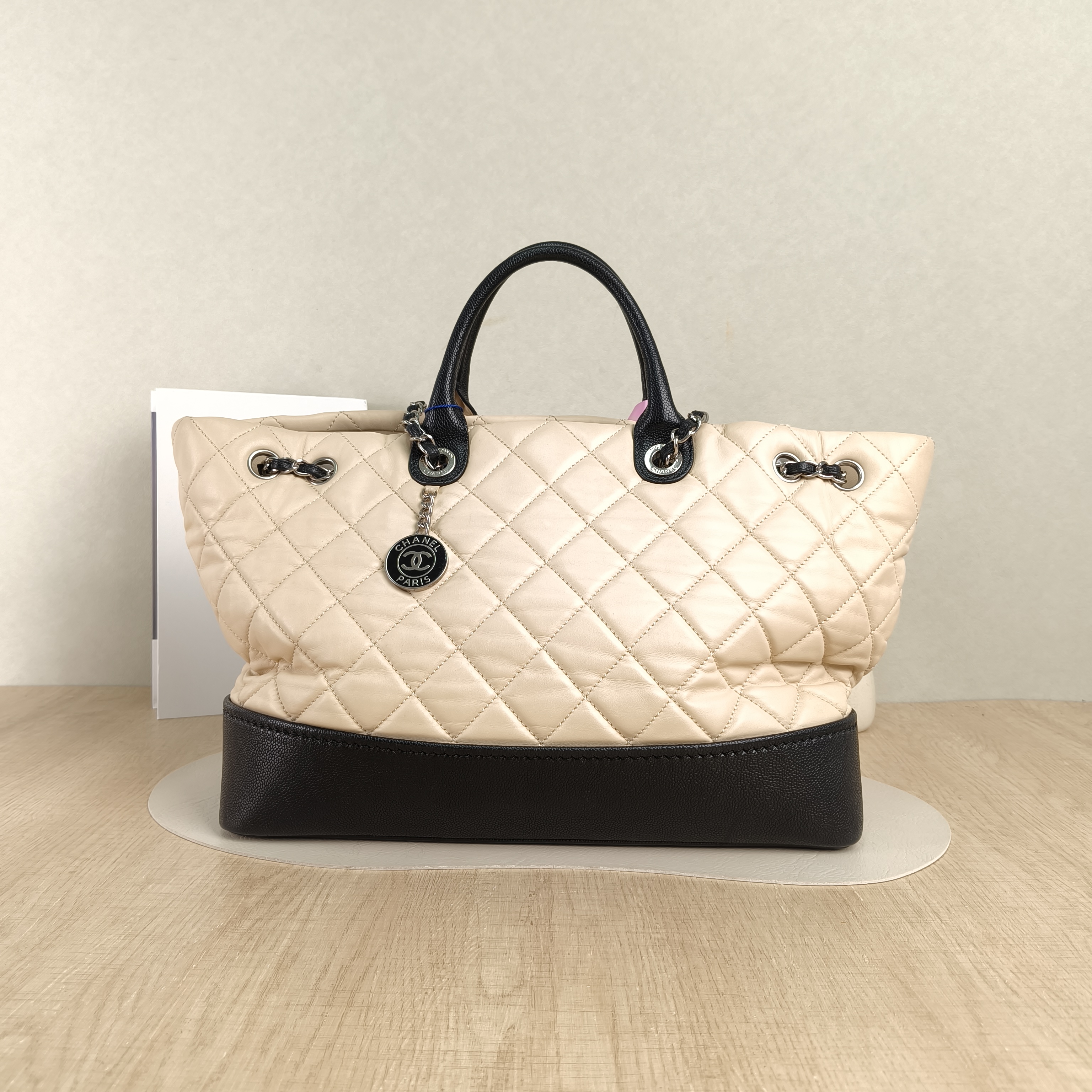 Chanel Shoulder Bag tote Beige Black Calfskin One Size36 × 15 × 26 cm