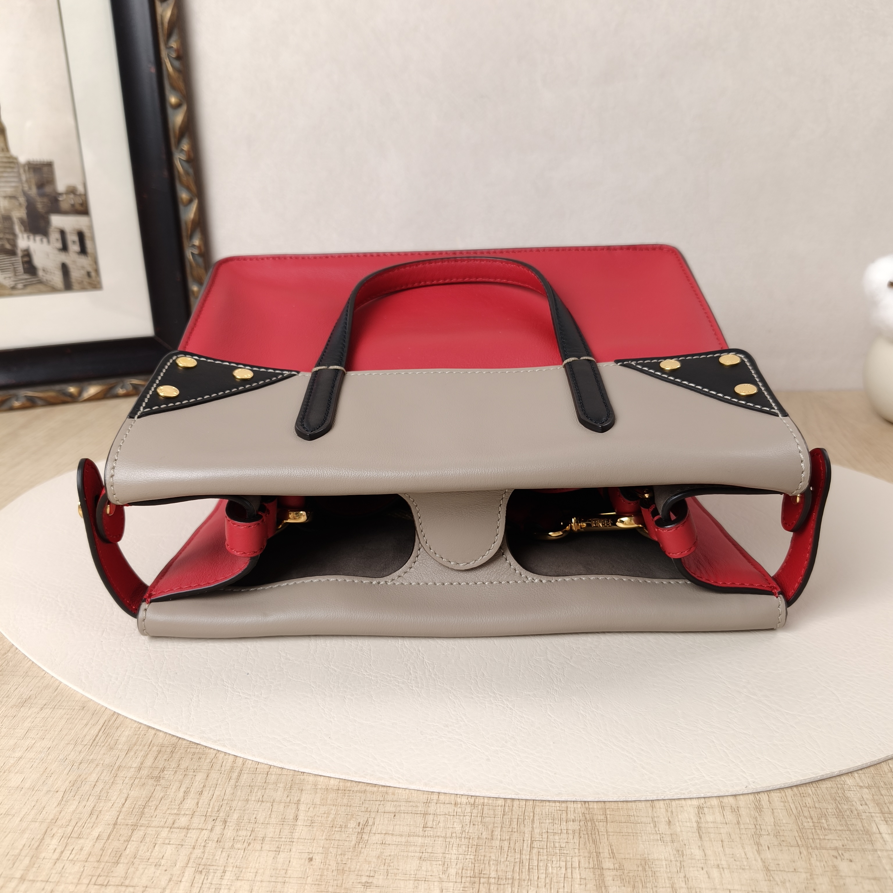 FENDI Crossbody Bag Crossbody Bag Colorblock Calfskin 25 × 12 × 19.5 cm — cover view 3 of 10