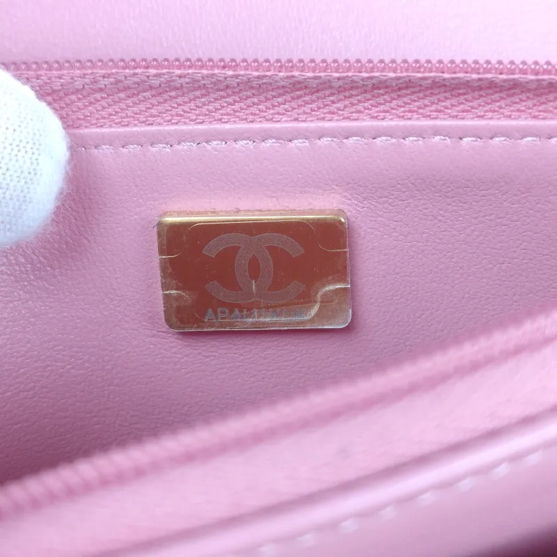 Chanel Crossbody Bag Pink Lambskin 18.5 × 5 × 12 cm — detail view 10 of 13