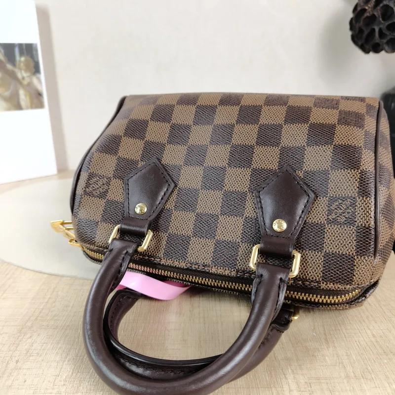 Louis Vuitton Crossbody Bag Speedy20 Shoulder Strap PVC Small 20.5 × 12 × 13.5 cm — detail view 9 of 10