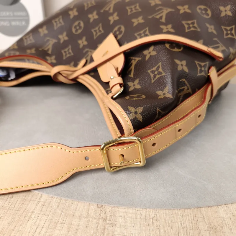 Louis Vuitton Crossbody Bag Carryall Monogram PVC Small 29 × 12 × 24 cm — detail view 12 of 12