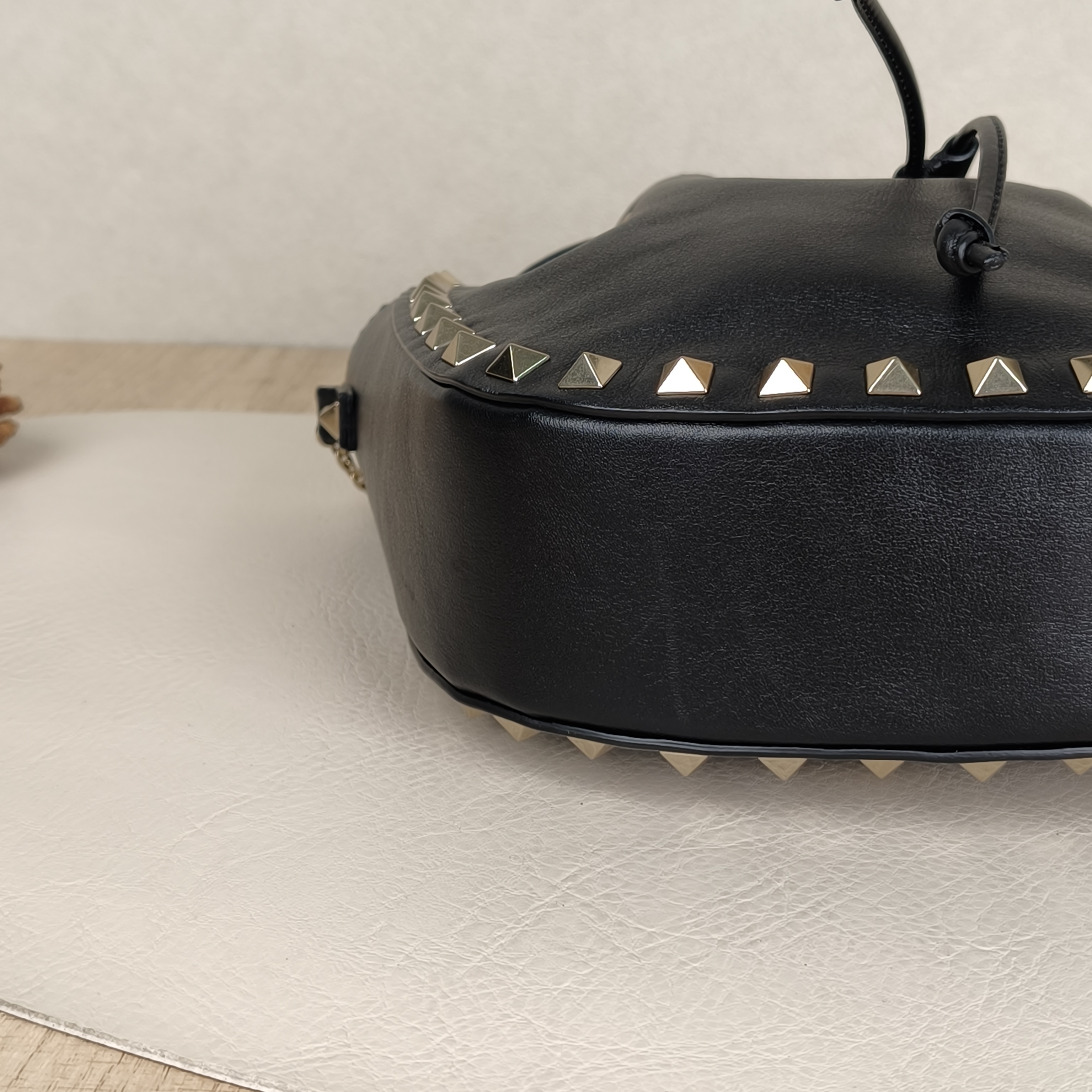 Valentino Shoulder Bag Bucket Bag Black Calfskin One Size15 × 5 × 16 cm — cover view 6 of 9