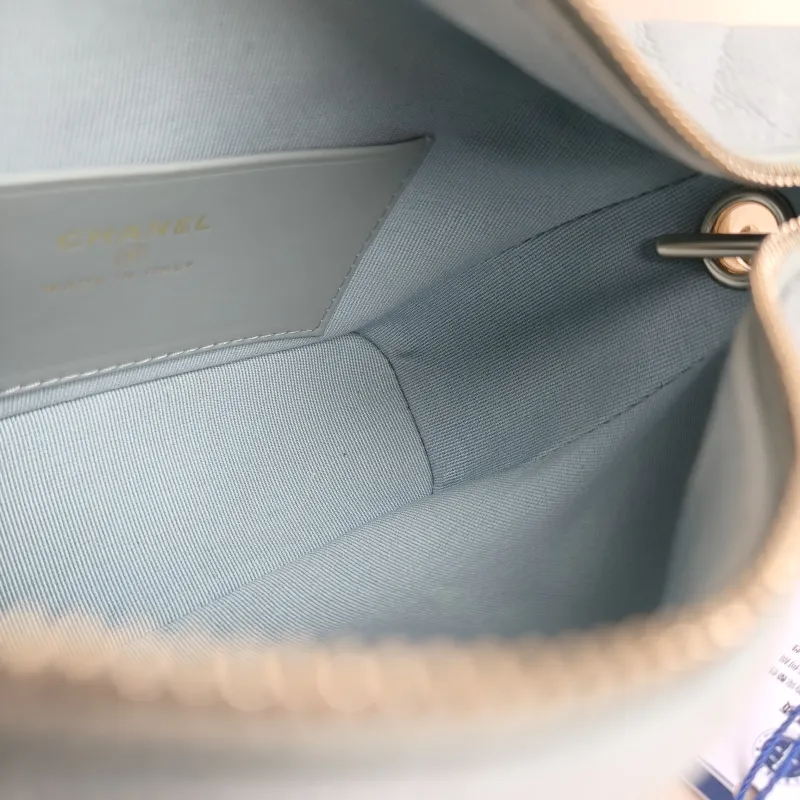 Chanel Crossbody Bag Crossbody Bag Grey Grained Calfskin One Size 16 × 6 × 13 cm — detail view 4 of 12