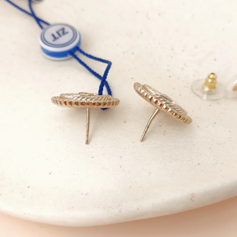 Chanel Jewelry · Earrings Gold One Size — cover view 3 of 8