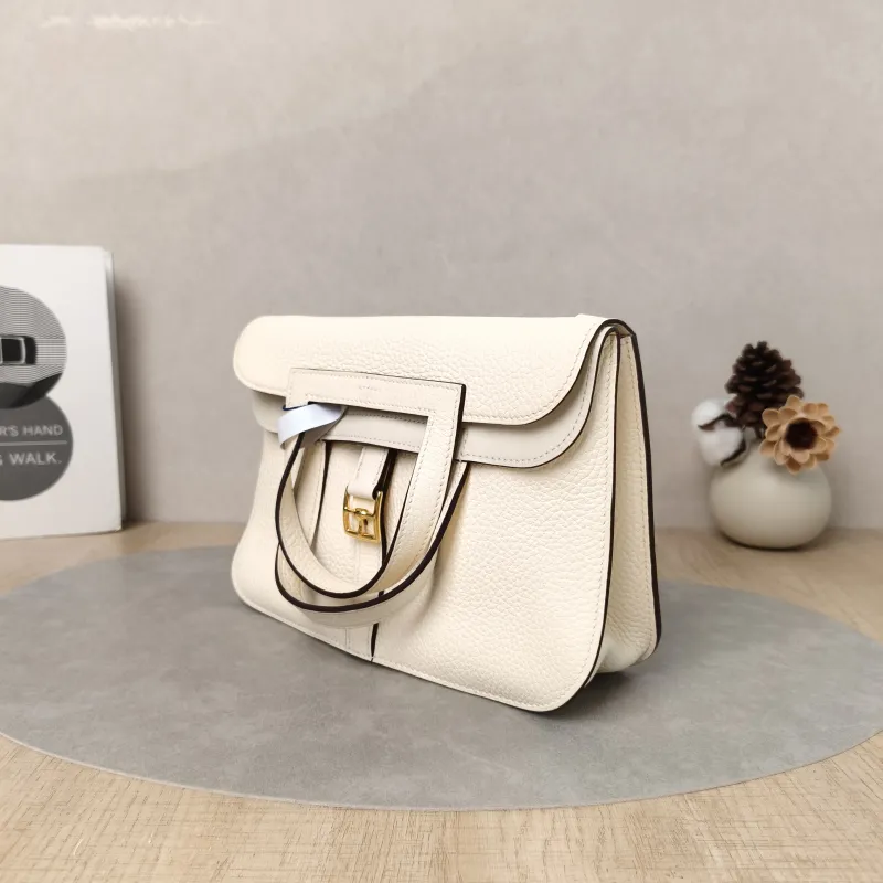 Hermès Shoulder Bag Halzan 25I2 Taurillon Clemence TC Calfskin Small25 × 8 × 17 cm — cover view 2 of 6