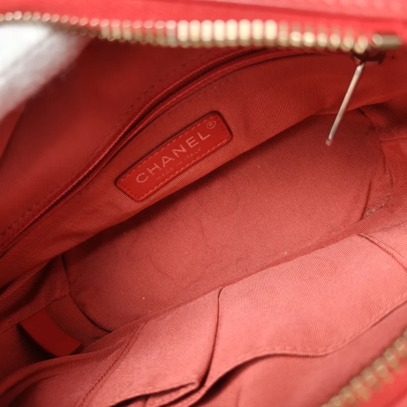 Chanel Crossbody Bag Gabrielle Gabrielle Bag Red CC alfskin Small20 × 8 × 15 cm — detail view 12 of 15