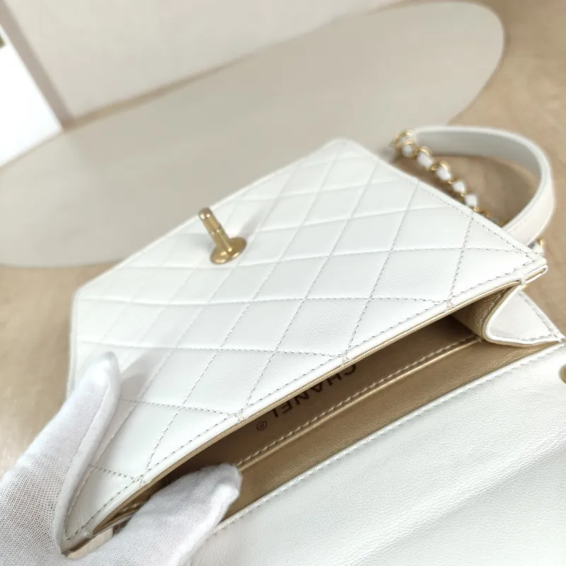 Chanel Crossbody Bag logo cf Collection Edition Crossbody Bag White Lambskin One Size 16 × 4 × 17.5 cm 30 — detail view 3 of 13