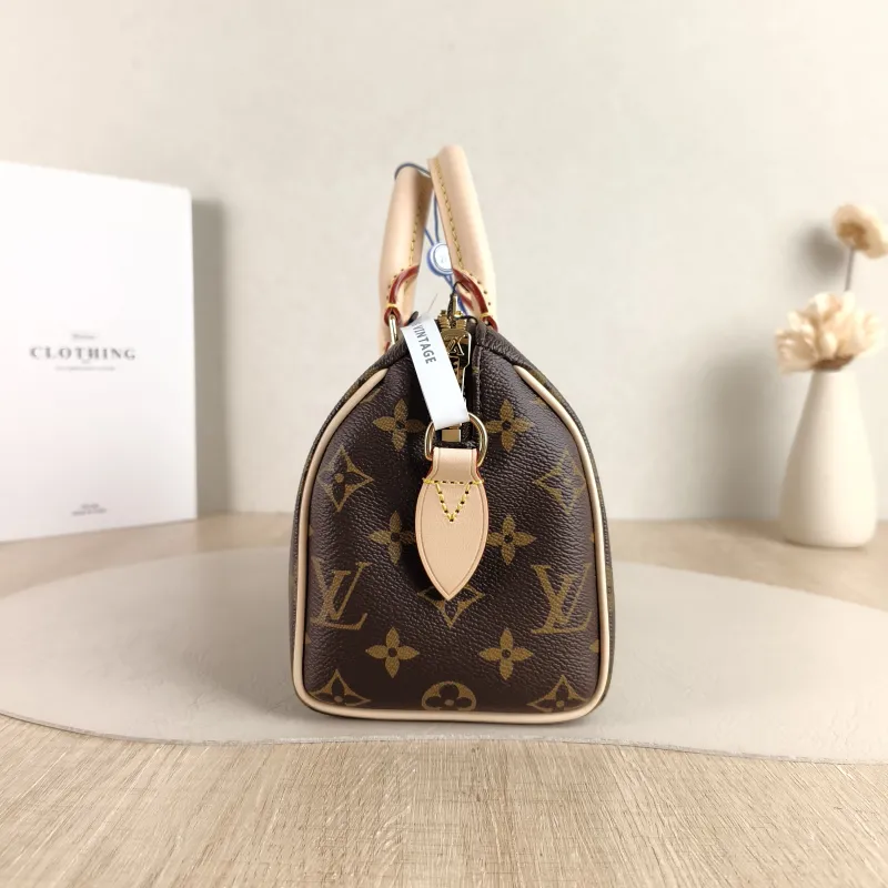 Louis Vuitton Crossbody Bag Speedy20 Shoulder Strap PVC Small 20.5 × 12 × 13.5 cm — detail view 7 of 9