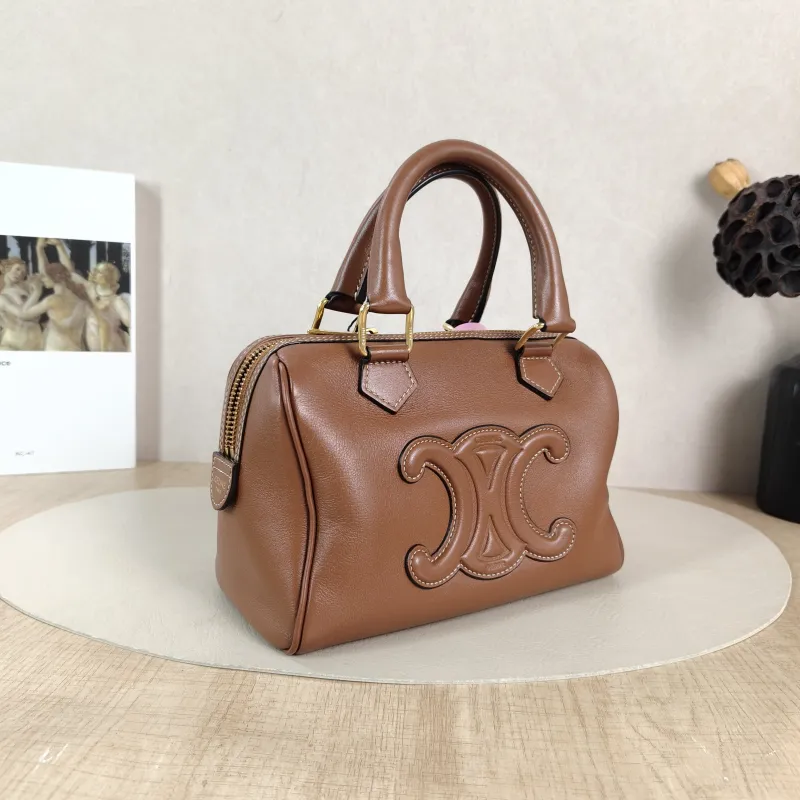 CELINE Crossbody Bag Calfskin Small 20 × 10.5 × 14 cm — cover view 4 of 5