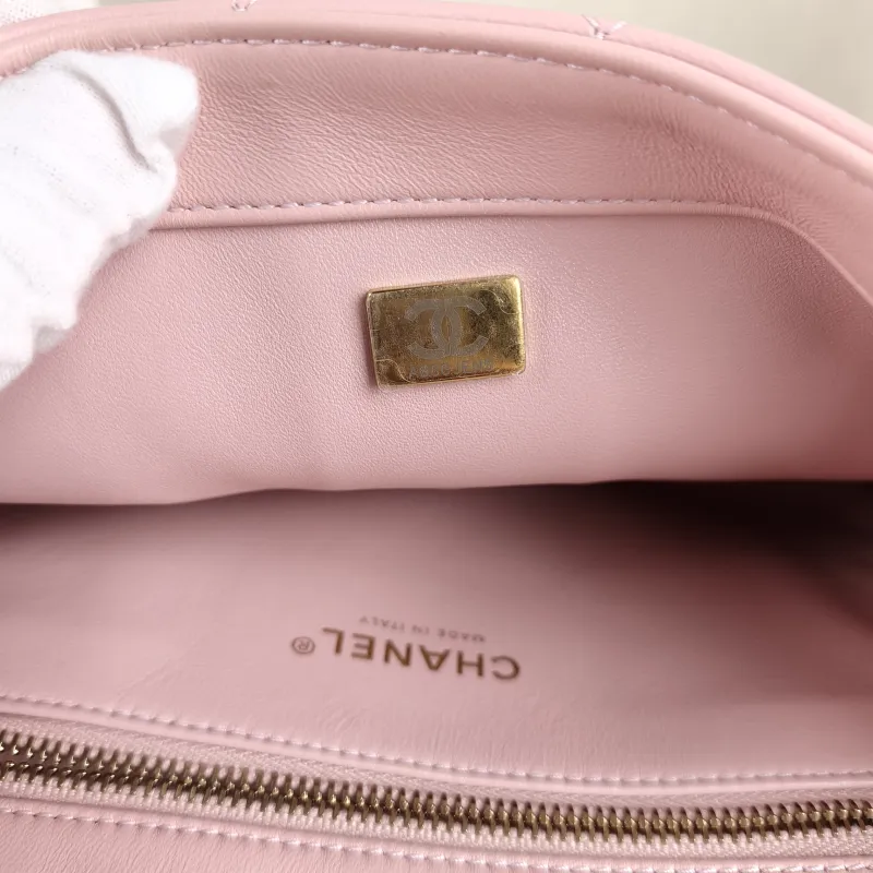 Chanel Crossbody Bag Pink Crossbody Bag Pink Lambskin One Size 23 × 5 × 16 cm — detail view 4 of 13