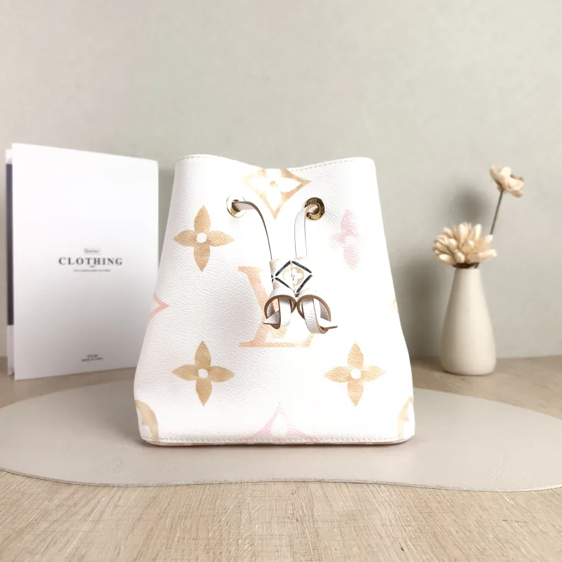 Louis Vuitton Crossbody Bag NÉONOÉ Bucket Bag BB PVC BB 20 × 13 × 20 cm
