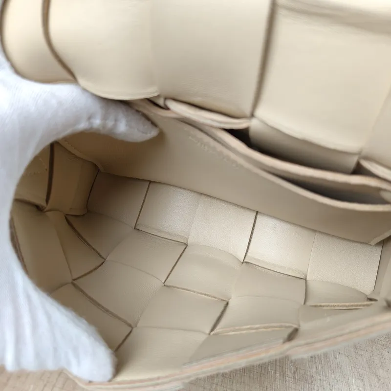 Bottega Veneta Crossbody Bag Cassette Woven Lambskin Medium 20 × 5 × 12 cm — detail view 10 of 14