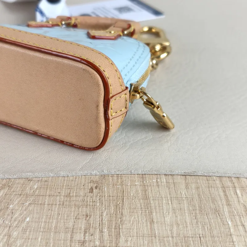 Louis Vuitton Key Ring alma Key Ring Blue Patent Leather One Size 8 × 3.5 × 6 cm — detail view 2 of 6