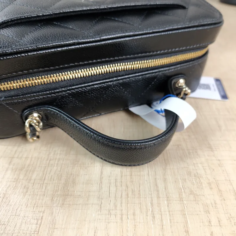 Chanel Crossbody Bag Black Grained Calfskin Mini 19.5 × 8.5 × 12 cm — detail view 2 of 13