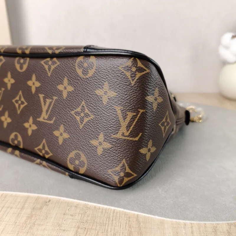 Louis Vuitton Crossbody Bag Boulogne PVC Small 26 × 9.5 × 16 cm — detail view 4 of 12