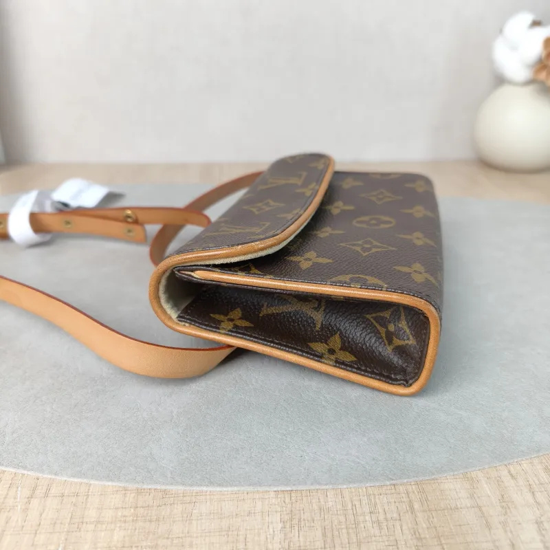 Louis Vuitton Shoulder Bag Shoulder Crossbody Bag Monogram PVC 16 × 4 × 10 cm — detail view 2 of 13