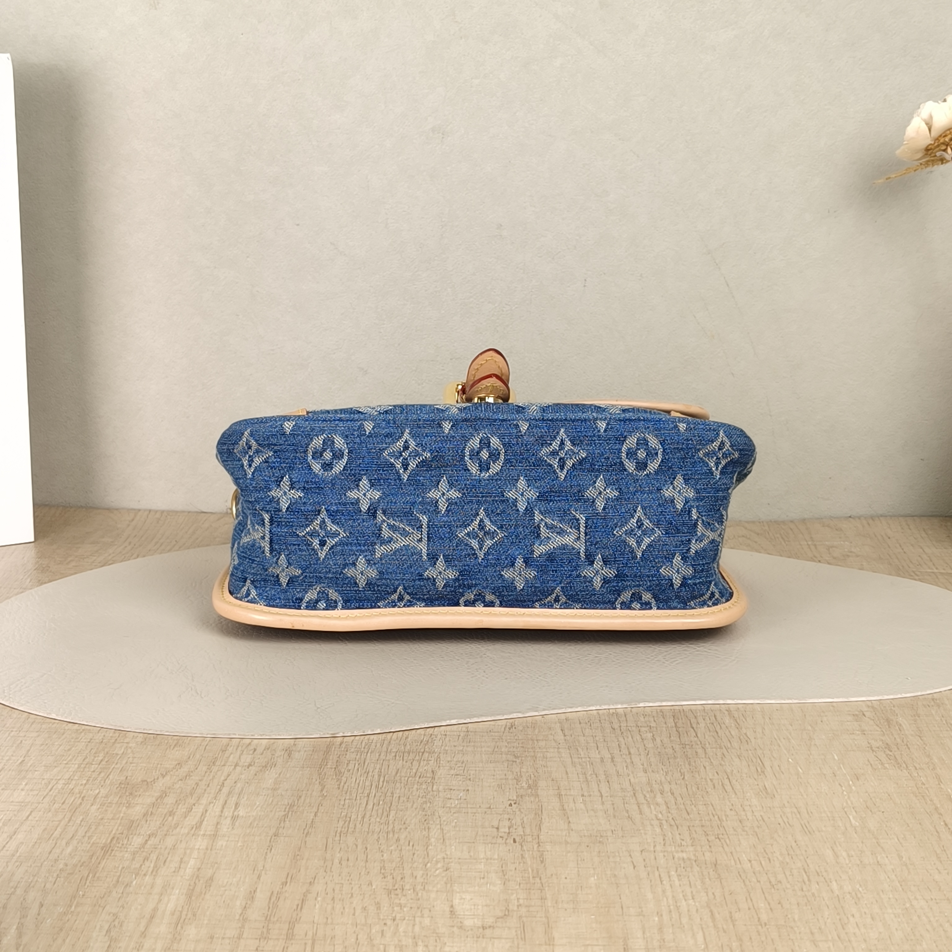 Louis Vuitton Crossbody Bag Diane Baguette Bag Blue Small24 × 9 × 15 cm — cover view 6 of 6