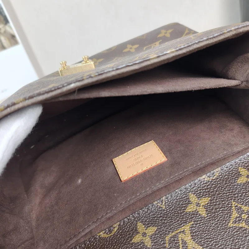 Louis Vuitton Crossbody Bag Pochette Métis Monogram PVC Medium 25 × 7 × 19 cm — detail view 7 of 11