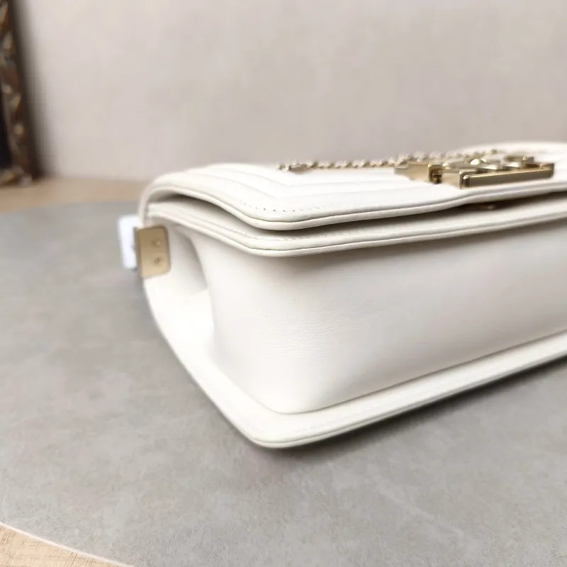 Chanel Crossbody Bag Le Boy​ Edition White Calfskin Small20.5 × 8.5 × 12 cm — detail view 13 of 19
