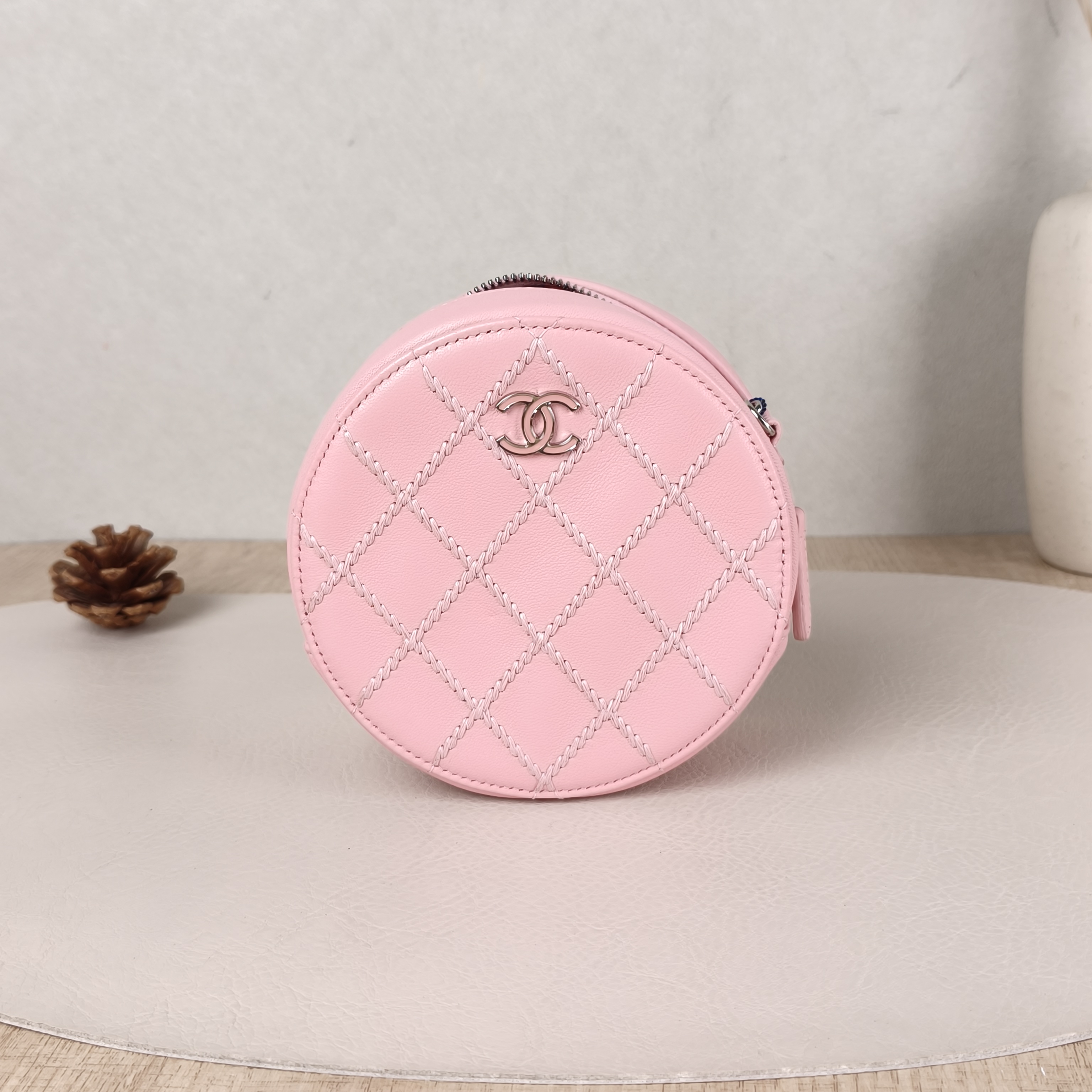 Chanel Crossbody Bag Crossbody Bag Pink Lambskin One Size12 × 6 × 12 cm