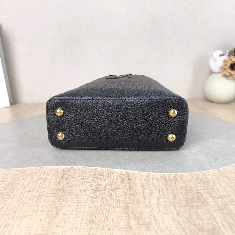 Louis Vuitton Crossbody Bag Capucines Black · Calfskin Mini 21 × 8 × 14 cm — cover view 3 of 5