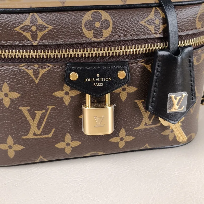 Louis Vuitton Shoulder Bag VANITY Cosmetic Bag Monogram PVC Small 19 × 6 × 12 cm — detail view 8 of 15