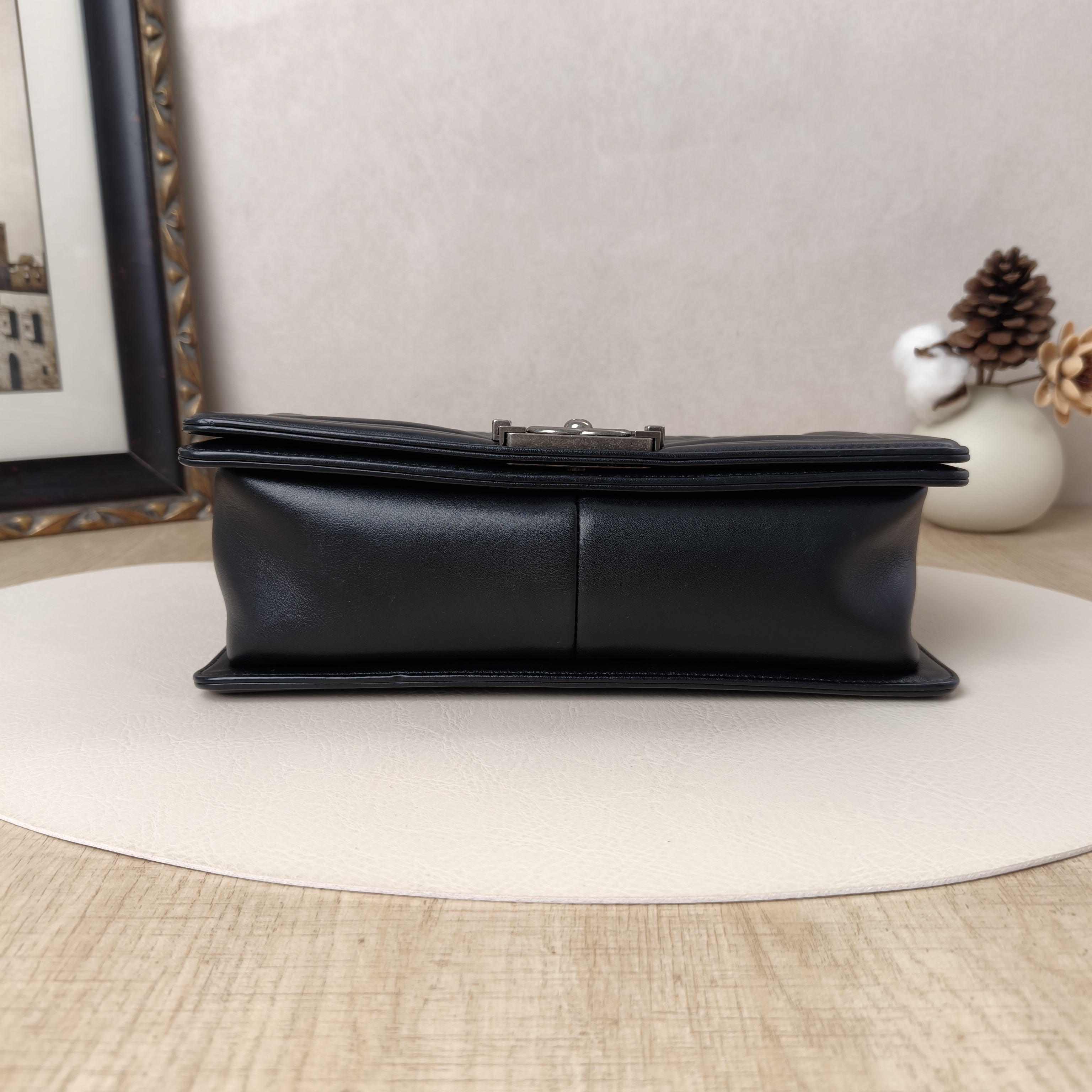 Chanel Crossbody Bag Le BoyBlack Lambskin Medium25 × 9 × 15 cm — cover view 6 of 10
