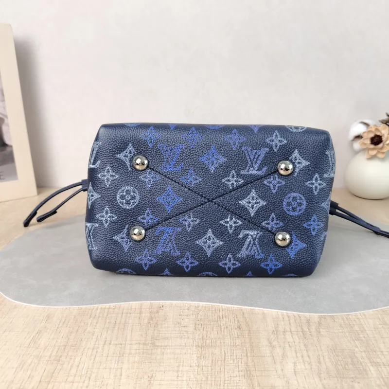 Louis Vuitton Crossbody Bag BELLA · Calfskin One Size 22 × 14 × 19 cm — cover view 5 of 5